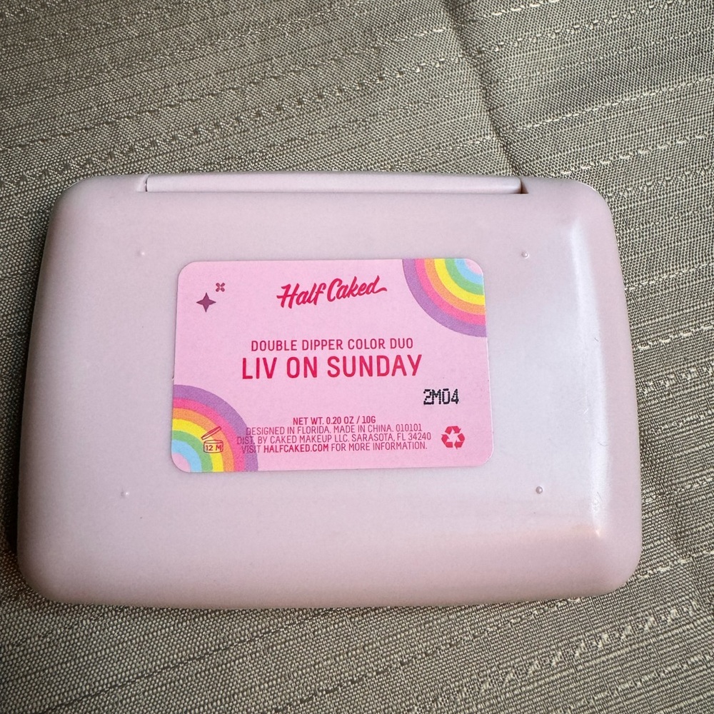Half caked Double Dipper dual blush and highlighter in Luv on Sunday - Picture 3 of 4